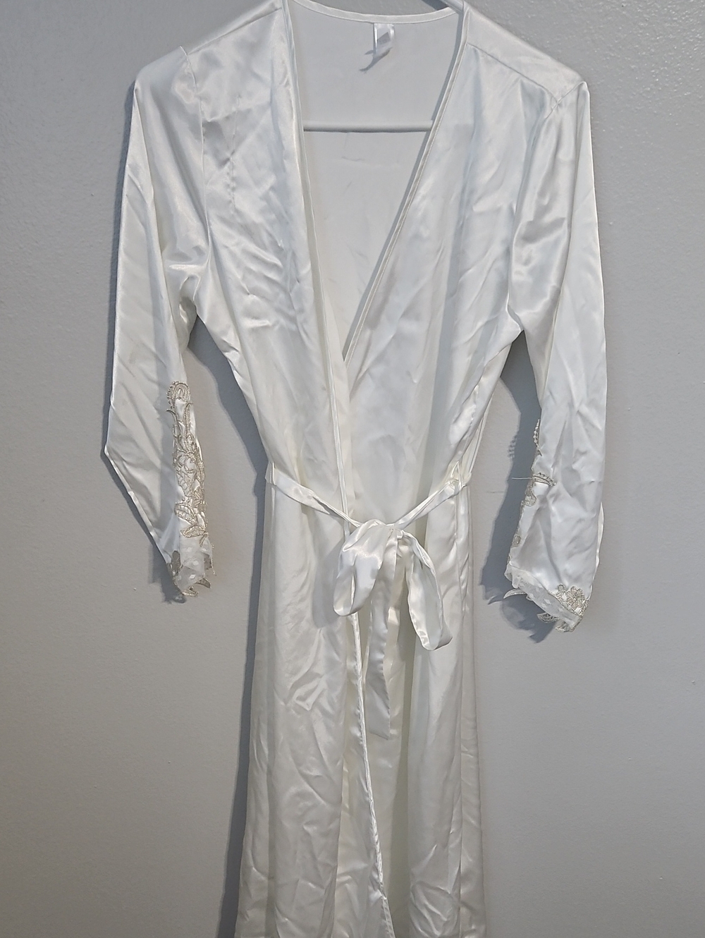 Flora Ivory Satin Lace-Trim Robe